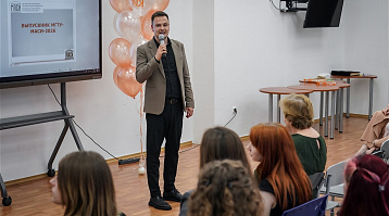 Выпускникам колледжа торжественно вручили дипломы